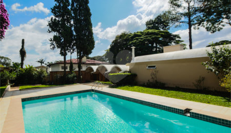 Casa à venda com 4 quartos, sendo 1 suíte,  em Interlagos, São Paulo, SP