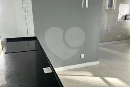 Apartamento MOBILIADO à venda. ÓTIMA OPORTUNIDADE!