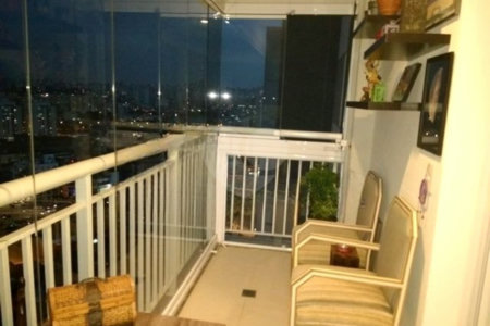Apartamento à venda no Brás, 1 quarto, varanda, garagem, semimobiliado
