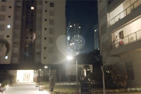 Apartamento à venda ou para alugar com 3 suítes em Vila Anastácio, São Paulo, SP