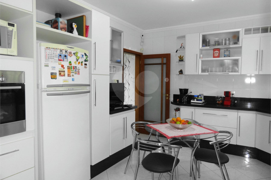 Sobrado à venda com 4 quartos, sendo 2 suítes, em Horto, São Paulo, SP