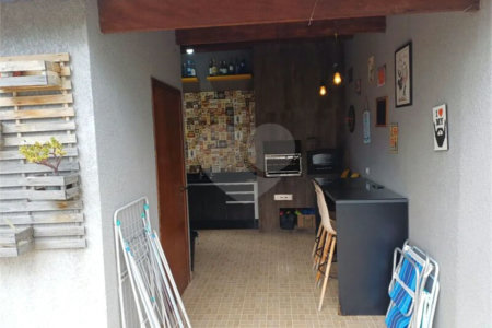 Casa à venda com 3 quartos, sendo 1 suíte, no condomínio Residencial Shekinah, São Paulo - SP