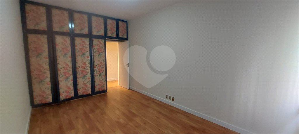 Apartamento à venda com 4 quartos, sendo 1 suíte,  em Laranjeiras, Rio de Janeiro, RJ