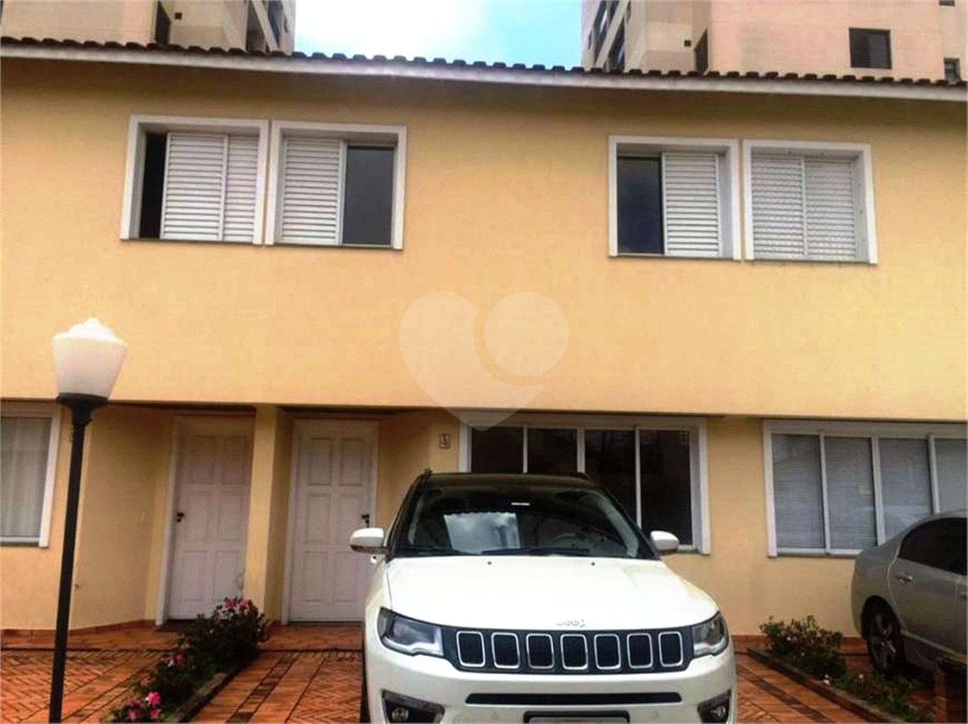 Casa à venda com 3 quartos, sendo 1 suíte, no condomínio Vila das Macieiras, São Paulo - SP