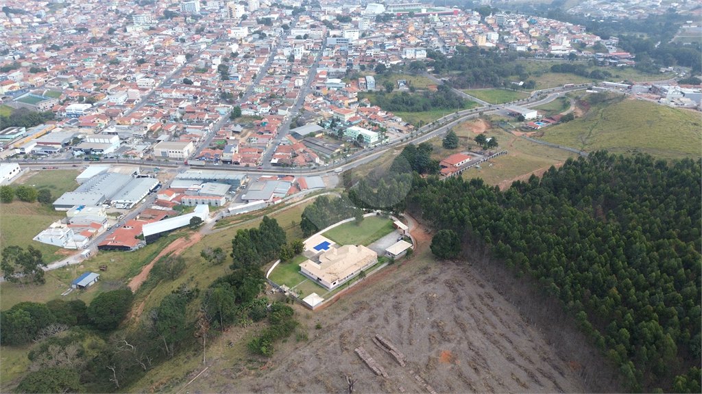 Casa à venda com 4 suítes no Centro, Extrema, MG