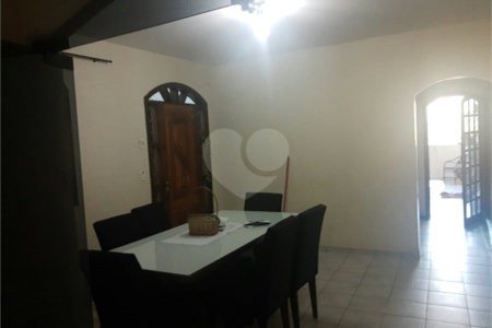 Sobrado à venda com 2 quartos, sendo 1 suíte, em Jardim Umarizal, São Paulo, SP