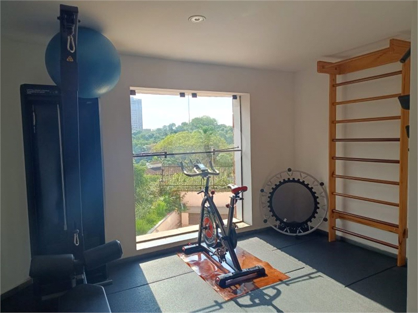 Apartamento à venda com 3 suítes em Vila Suzana, São Paulo, SP