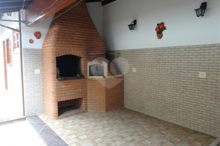 Casa à venda com 3 quartos, sendo 1 suíte, em Santa Marina, Valinhos, SP