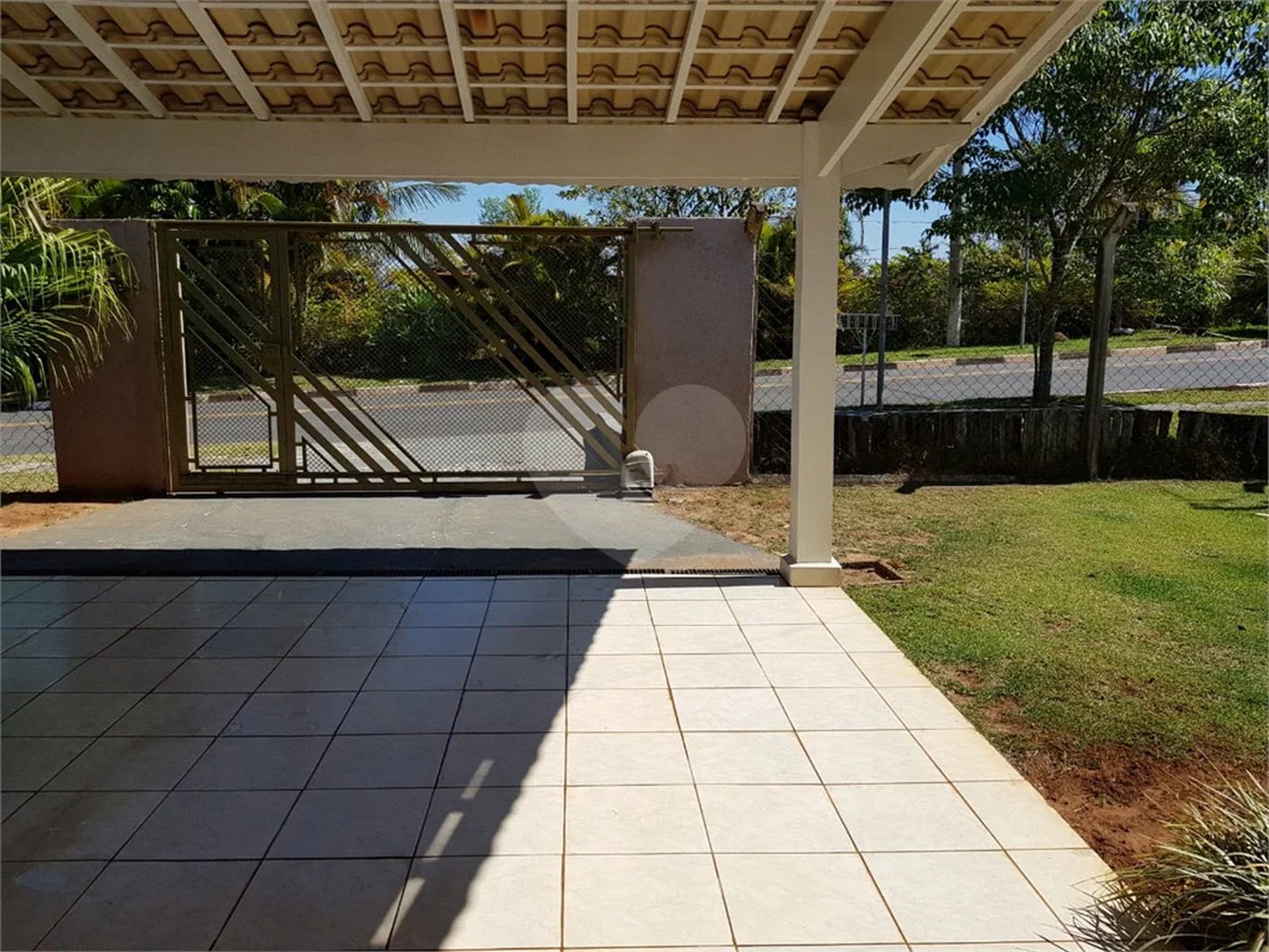 Chácara à venda com 4 quartos, sendo 3 suítes, em Monterrey, Louveira, SP