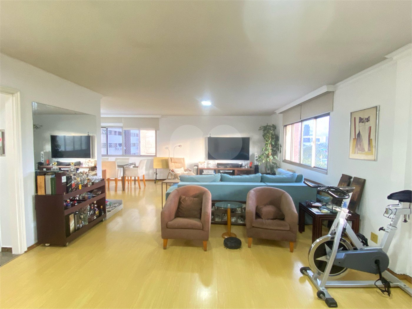 Apartamento para alugar com 4 quartos, sendo 1 suíte, em Jardim Europa, São Paulo, SP