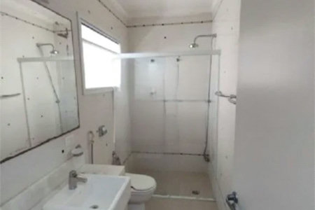 Casa à venda com 5 quartos, sendo 4 suítes,  em Parque dos Príncipes, São Paulo, SP