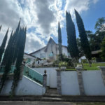 Casa à venda com 6 quartos, sendo 5 suítes, no condomínio Alpes da Cantareira, Mairiporã - SP