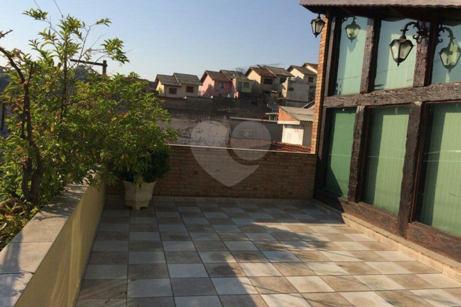 Sobrado à venda com 5 quartos, sendo 4 suítes, em Vila Mazzei, São Paulo, SP