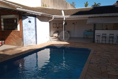 Casa à venda com 3 suítes no condomínio Villaggio Capriccio, Louveira - SP