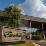 Casa à venda com 5 suítes no condomínio Residencial Entreverdes, Campinas - SP