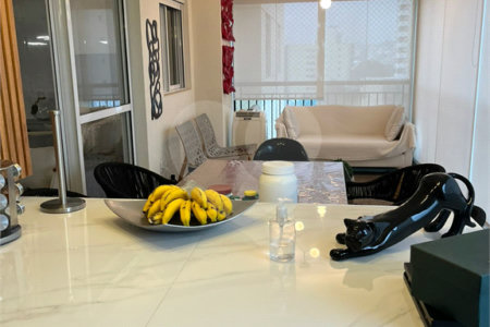 Apartamento à venda com 3 suítes em Santa Teresinha, São Paulo, SP