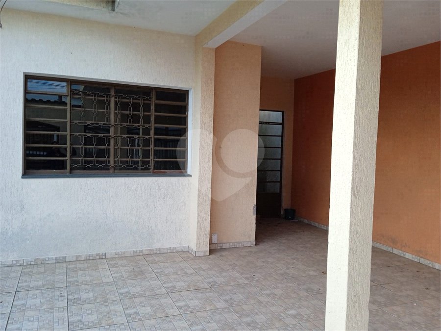 Casa à venda com 4 quartos em Parque Maria Helena, Suzano, SP