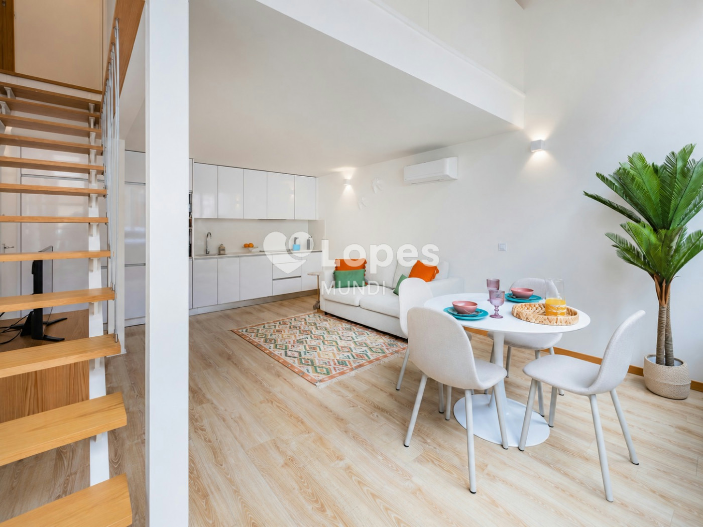 Apartamento T1 Duplex à venda no Bonfim, Porto, Portugal – Mobiliado
