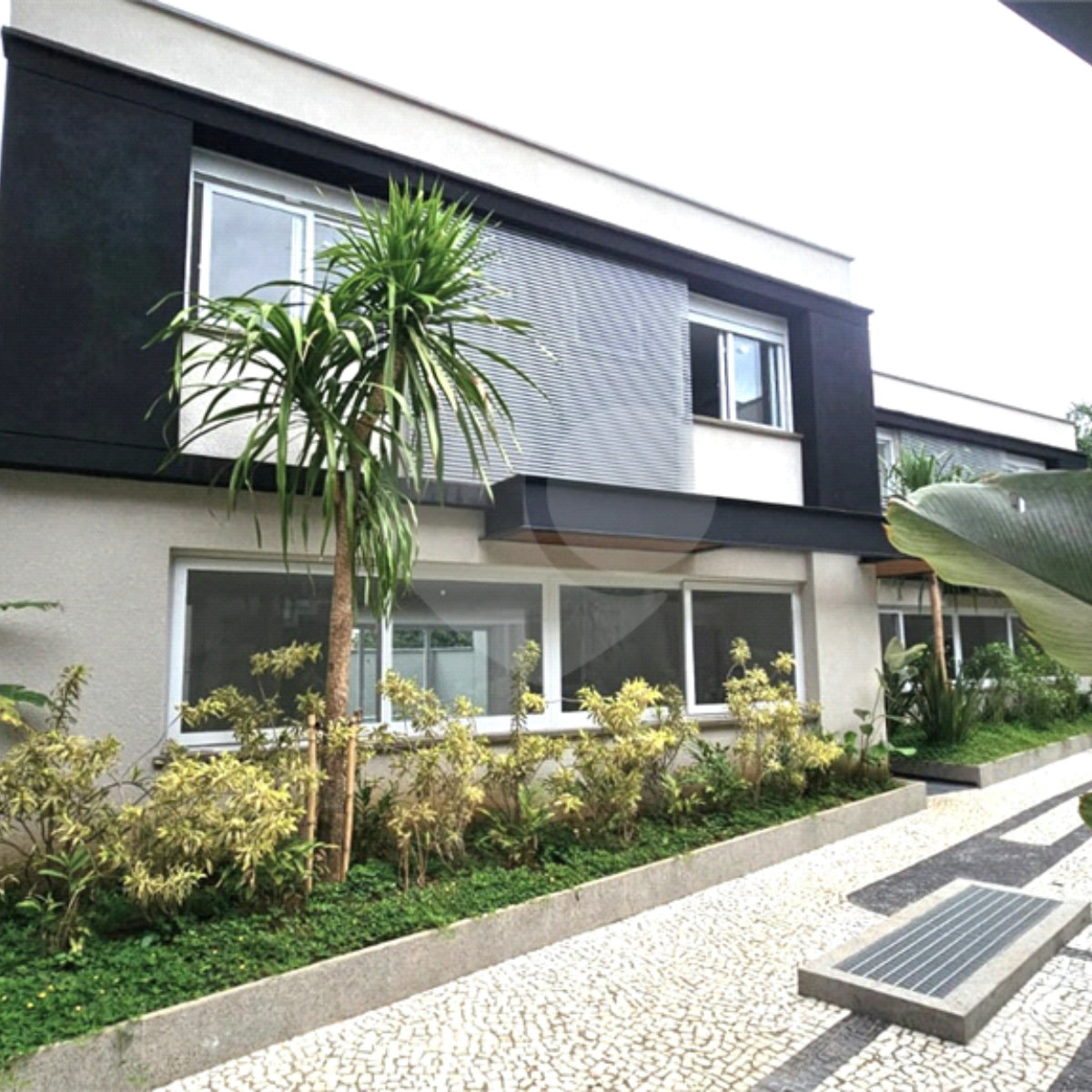 Casa à venda com 4 suítes no condomínio Vila Arese, São Paulo - SP