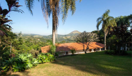 Chácara à venda com 7 quartos, sendo 6 suítes, em Saboó, São Roque, SP