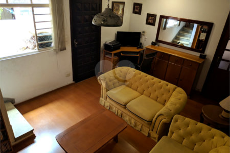Sobrado à venda com 5 quartos, sendo 1 suíte,  em Vila Nova Conceição, São Paulo, SP