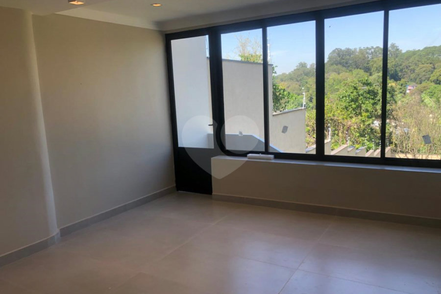 Casa à venda com 4 quartos, sendo 2 suítes,  em Horto Florestal, São Paulo, SP