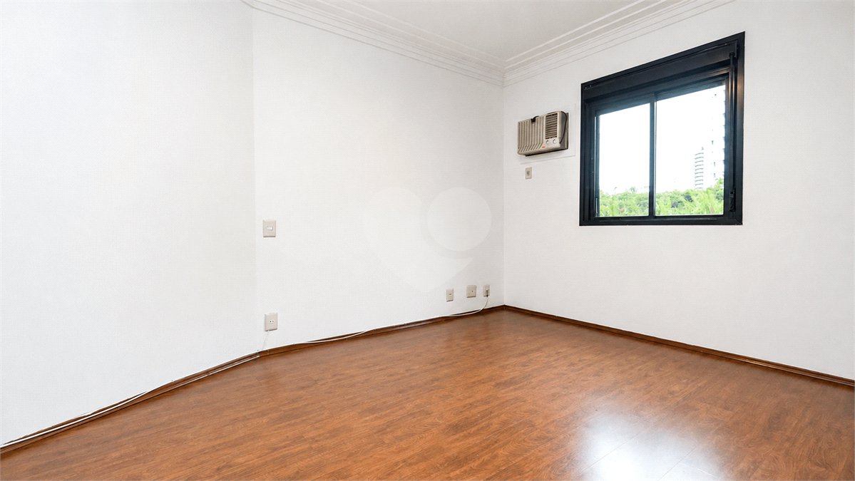 Apartamento à venda com 4 quartos, sendo 2 suítes,  em Brooklin Paulista, São Paulo, SP