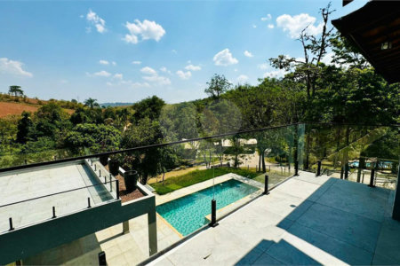 Casa à venda com 4 suítes no condomínio Associação Portal Ouro Verde, Atibaia - SP