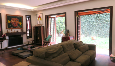 Casa à venda com 4 quartos, sendo 2 suítes,  no condomínio Vila das Flores, São Paulo - SP
