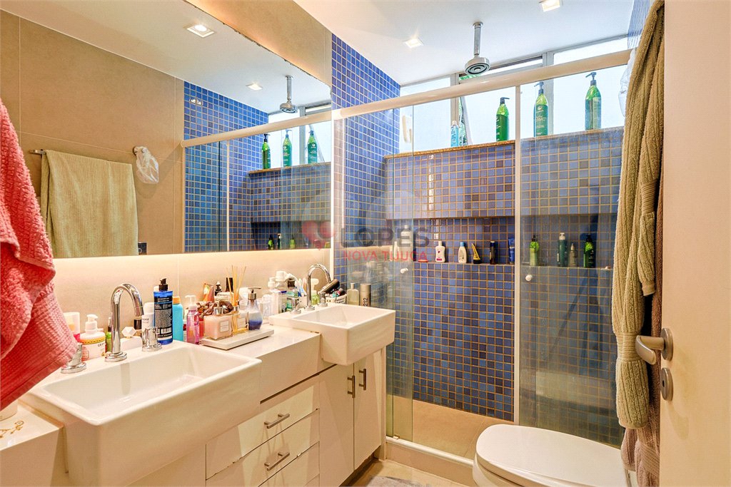 Apartamento à venda com 3 quartos, sendo 1 suíte,  em Lagoa, Rio de Janeiro, RJ