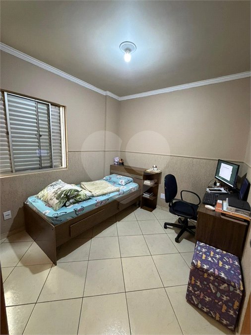 Apartamento à venda com 2 quartos em Parque Maria Domitila, São Paulo, SP
