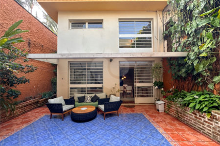 Casa à venda com 3 quartos, sendo 1 suíte,  no condomínio Barão do Triunfo, São Paulo - SP