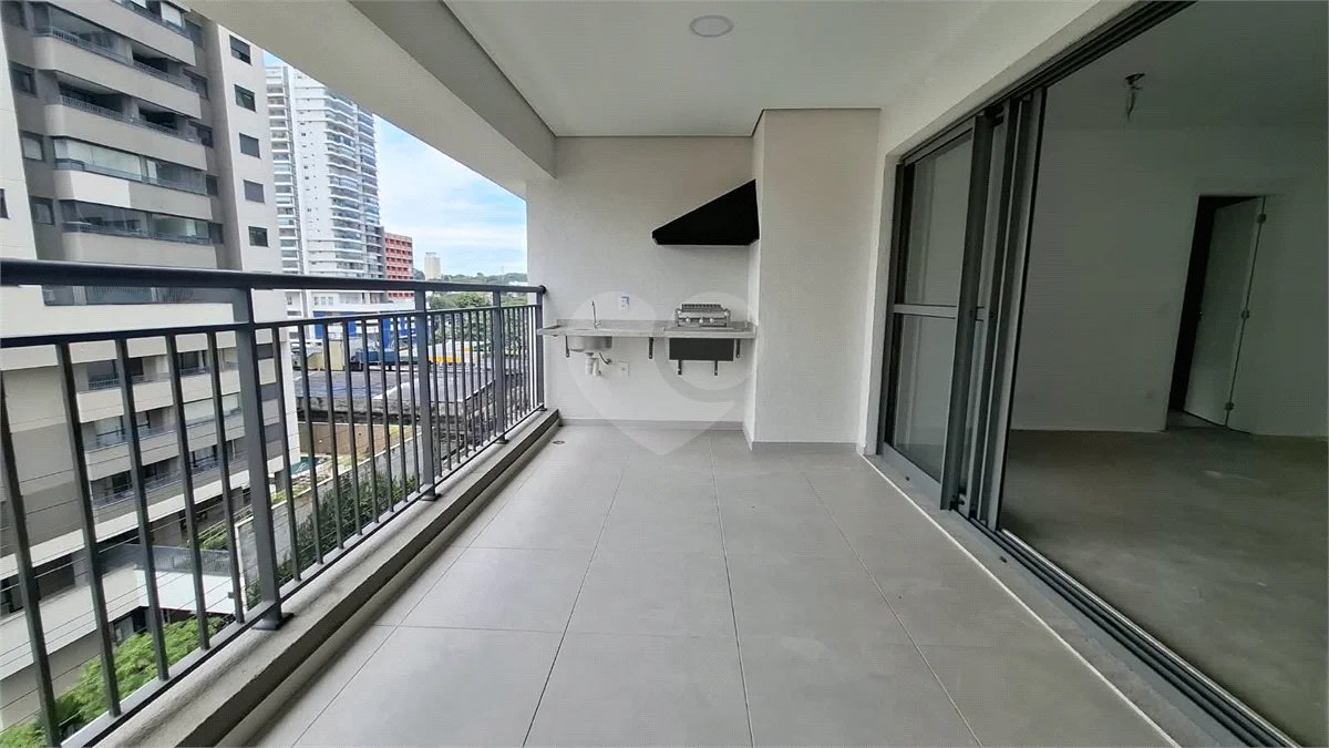 Apartamento à venda com 3 suítes em Vila Pirajussara, São Paulo, SP