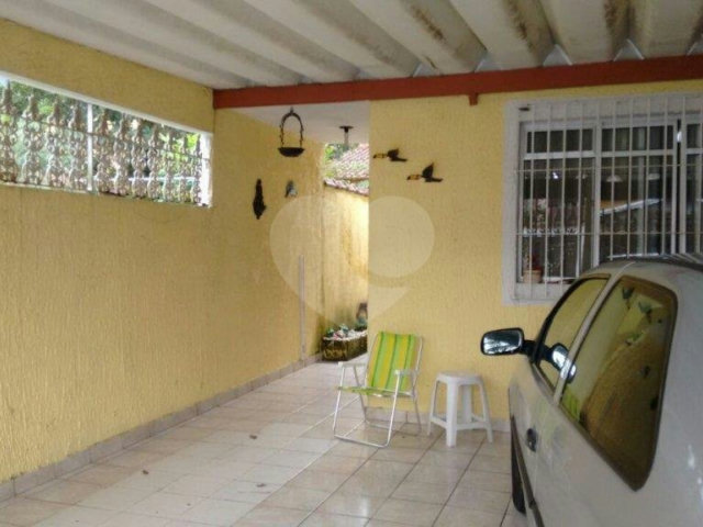 Casa à venda com 2 quartos, sendo 1 suíte,  em Solemar, Praia Grande, SP