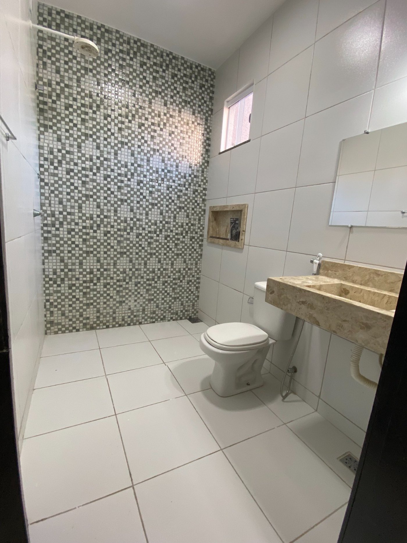 Casa à venda com 3 quartos, sendo 2 suítes, no condomínio PORTO LAGOA, Aquiraz - CE