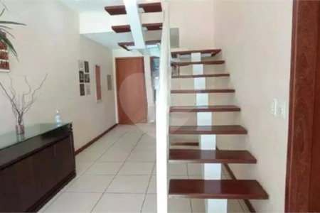 Cobertura à venda com 4 quartos, sendo 2 suítes,  em Algodoal, Cabo Frio, RJ