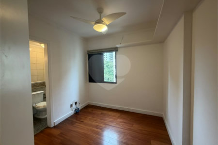 Apartamento à venda com 3 suítes em Vila Suzana, São Paulo, SP