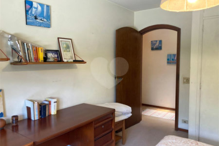 Casa à venda com 5 quartos, sendo 2 suítes, em Jardim Marajoara, São Paulo, SP