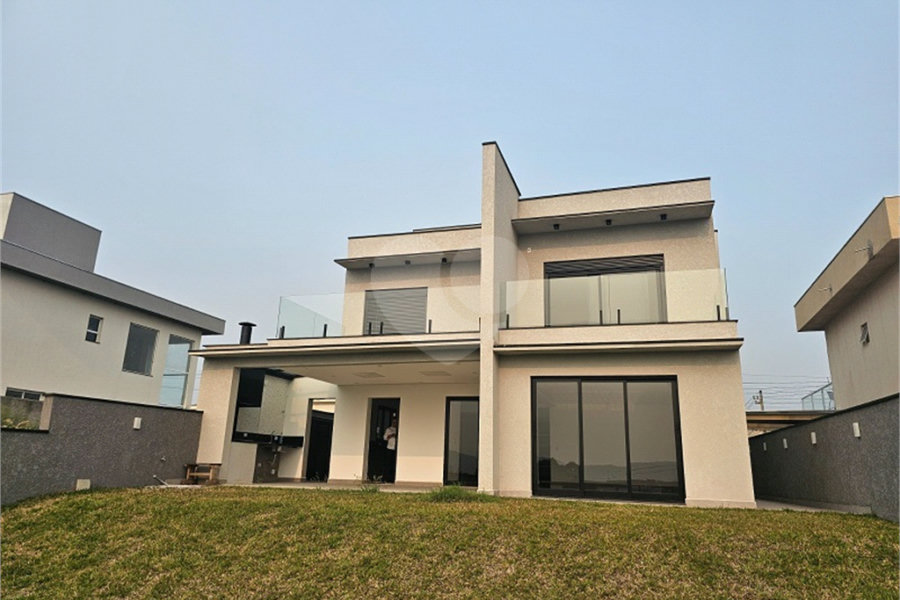 Sobrado à venda com 4 quartos, sendo 3 suítes, em Mariápolis Ginetta, Vargem Grande Paulista, SP