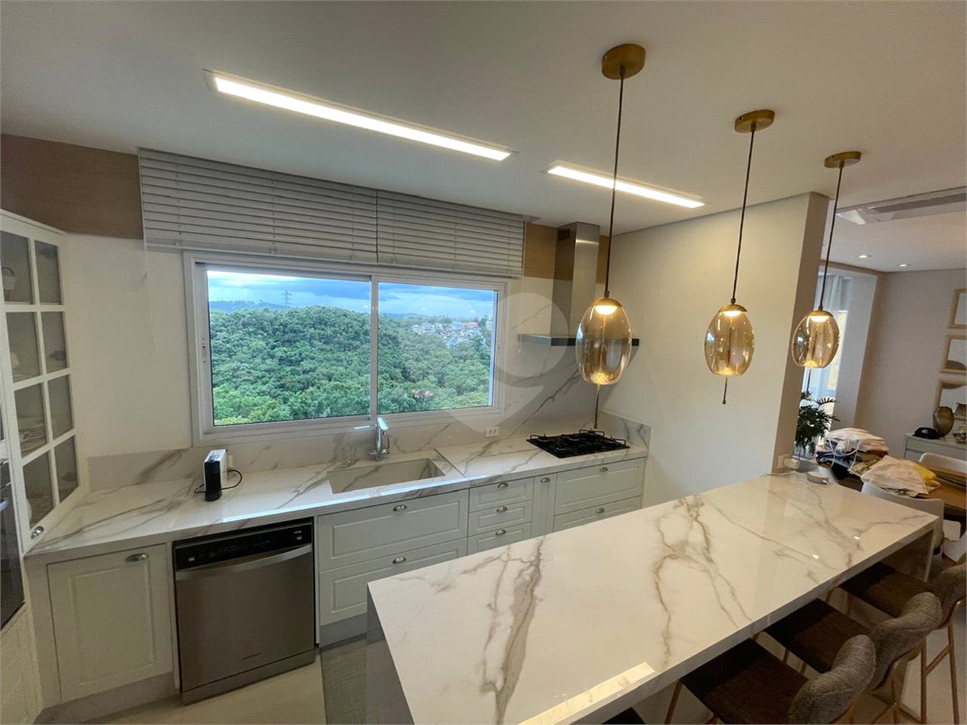 Casa à venda com 3 suítes no condomínio Hills, Arujá - SP