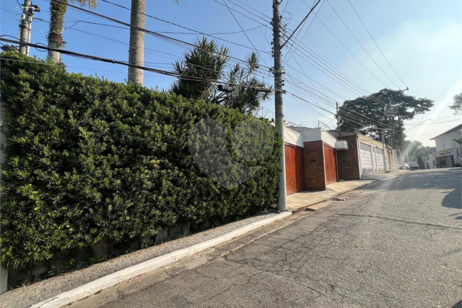 Sobrado à venda com 4 suítes em Horto Florestal, São Paulo, SP