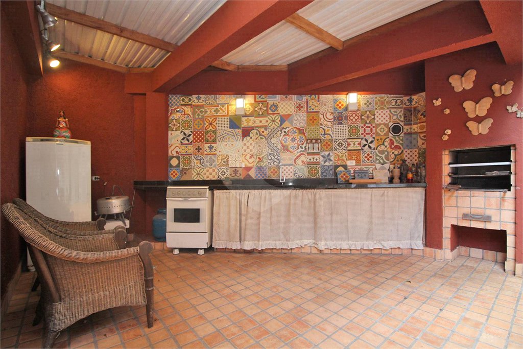 Casa à venda com 3 quartos, sendo 1 suíte, em Vila Mariana, São Paulo, SP