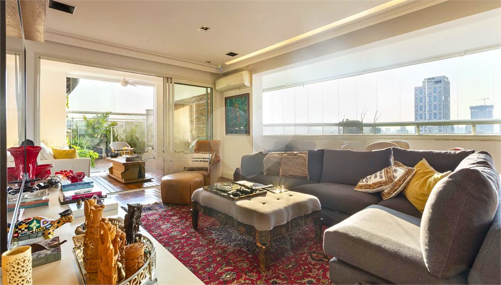Apartamento à venda ou para alugar com 2 suítes em Itaim Bibi, São Paulo, SP
