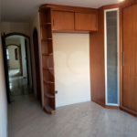 Sobrado à venda com 3 quartos, sendo 1 suíte, em Parque Peruche, São Paulo, SP
