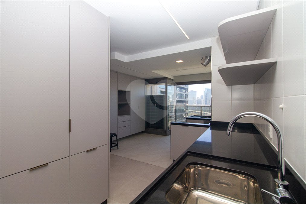 Apartamento à venda ou para alugar com 3 suítes em Jardim Morumbi, São Paulo, SP