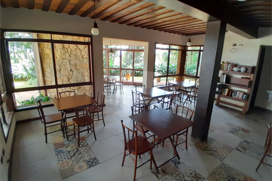 Casa à venda com 4 quartos, sendo 2 suítes, no condomínio Cantareira, Mairiporã - SP