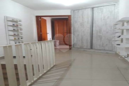Casa à venda com 3 suítes em Rio Pequeno, São Paulo, SP