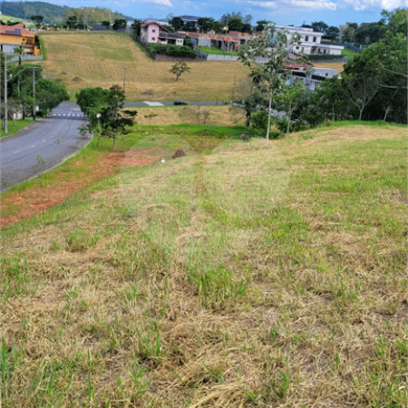 Casa à venda no condomínio Parque Residencial Jequitibá, Jacareí - SP