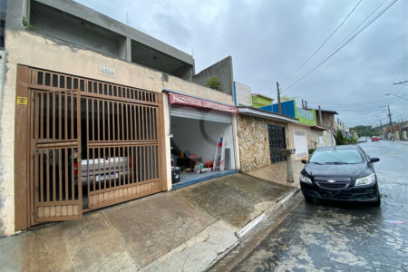 Sobrado à venda com 3 quartos, sendo 1 suíte, em Jardim Quaresmeira II, Suzano, SP