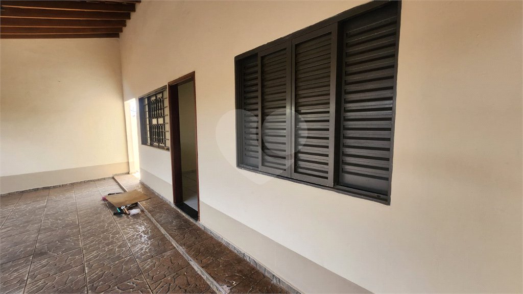 Casa à venda com 4 quartos, sendo 1 suíte, em Jardim Roberto Selmi Dei, Araraquara, SP